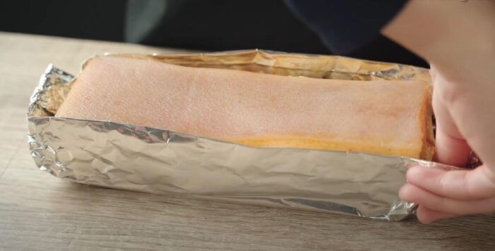 cho thịt vào giấy bạc